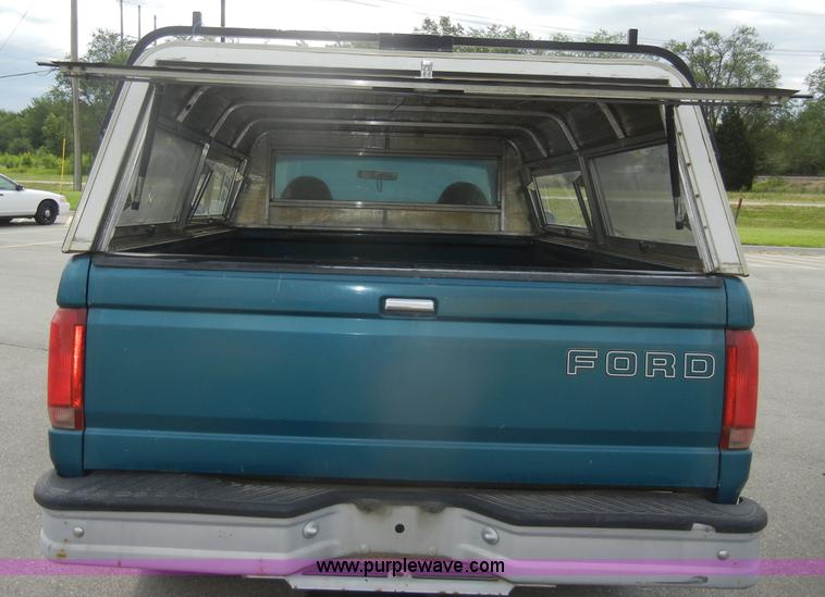 image for item D4123 1996 Ford F150 XL pickup truck