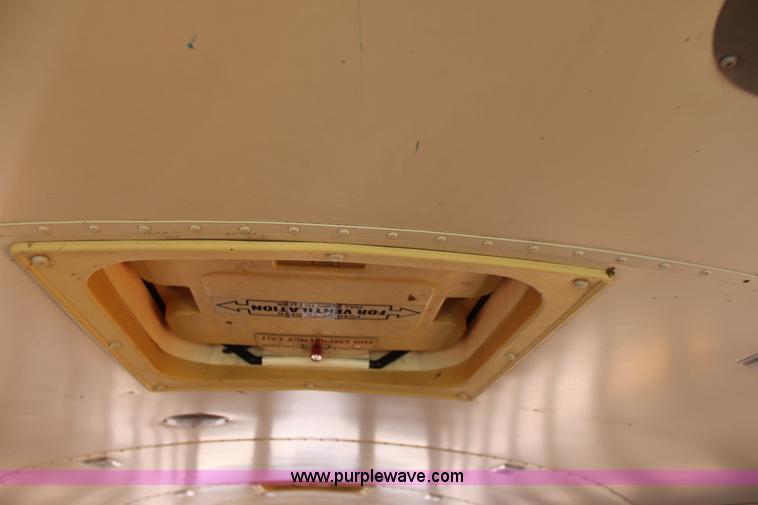 image for item D5009 1991 Blue Bird TC2000 school bus