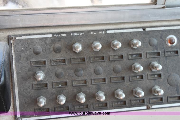 image for item D5009 1991 Blue Bird TC2000 school bus