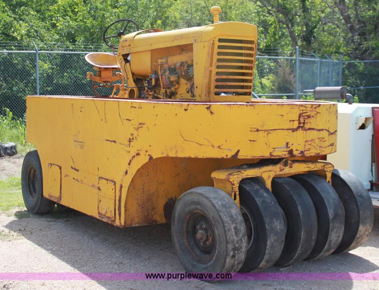 image for item D5026 Ferguson pneumatic roller