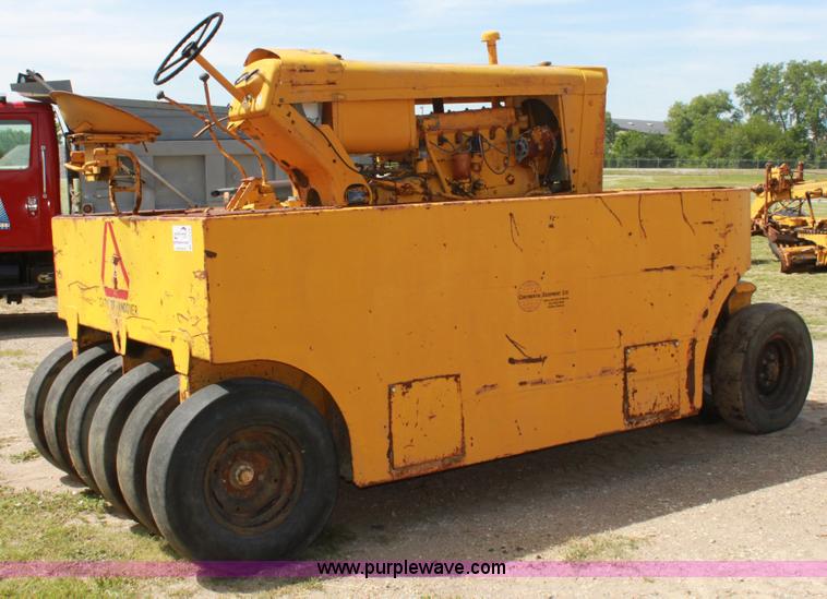 image for item D5026 Ferguson pneumatic roller