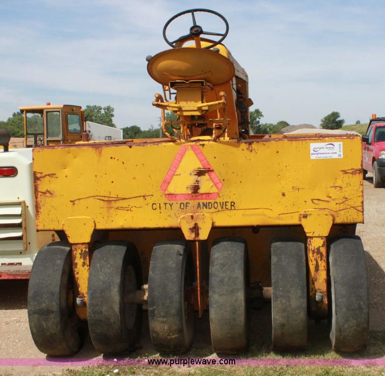 image for item D5026 Ferguson pneumatic roller