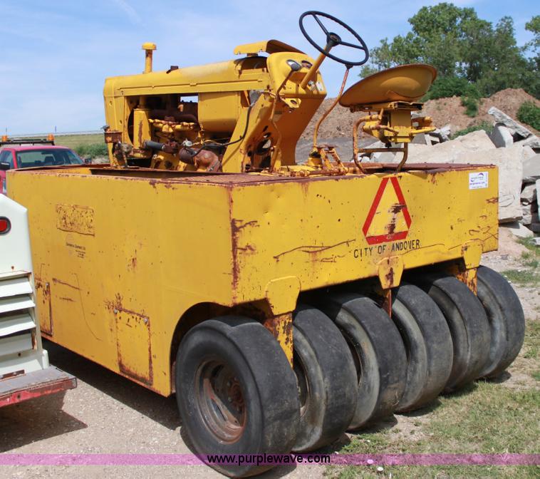 image for item D5026 Ferguson pneumatic roller