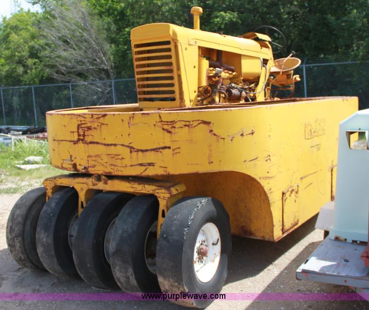 image for item D5026 Ferguson pneumatic roller