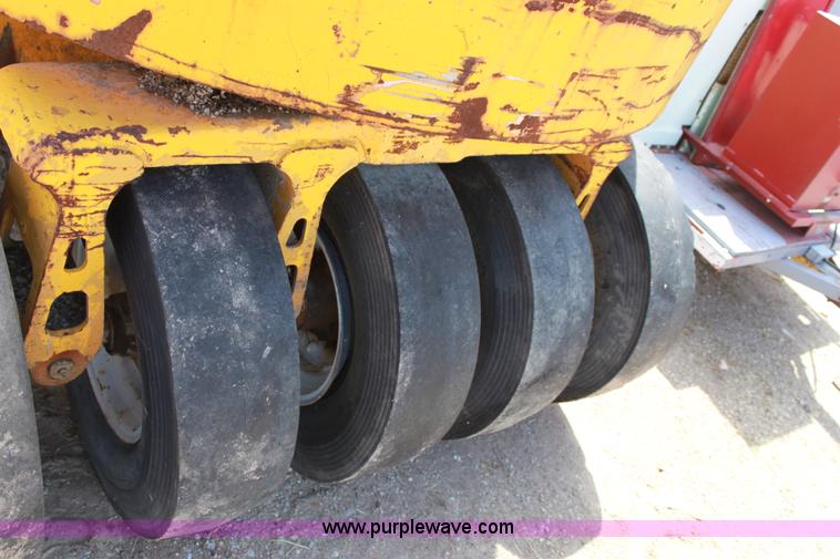 image for item D5026 Ferguson pneumatic roller