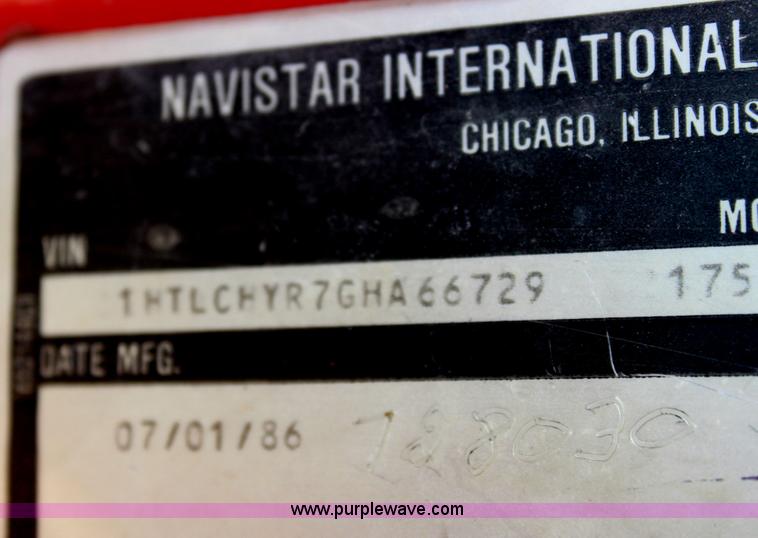 image for item D5028 1986 International 1754 dump truck