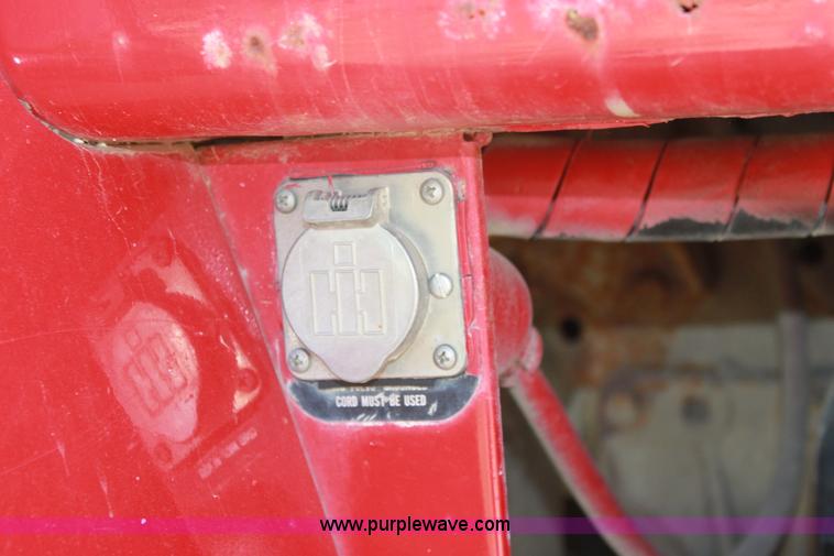 image for item D5028 1986 International 1754 dump truck