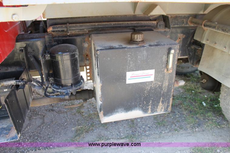 image for item D5028 1986 International 1754 dump truck