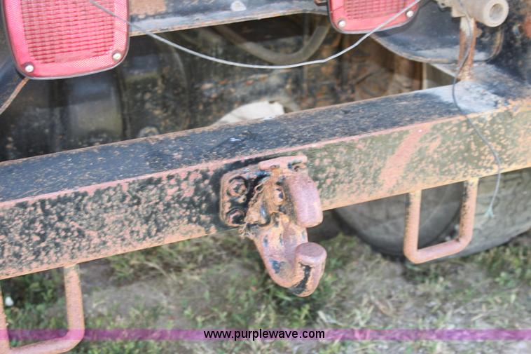 image for item D5028 1986 International 1754 dump truck