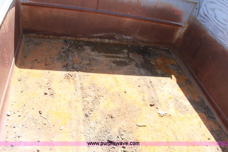 image for item D5028 1986 International 1754 dump truck