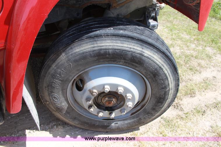 image for item D5028 1986 International 1754 dump truck