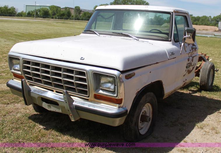 image for item D5029 1979 Ford F150 Custom pickup truck