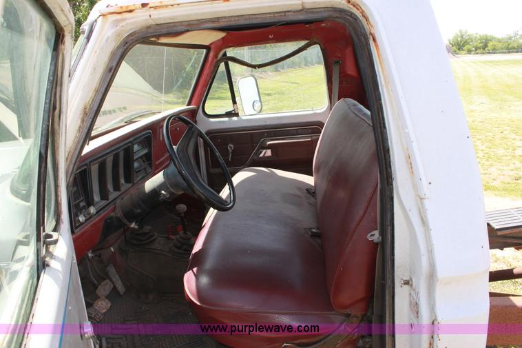 image for item D5029 1979 Ford F150 Custom pickup truck