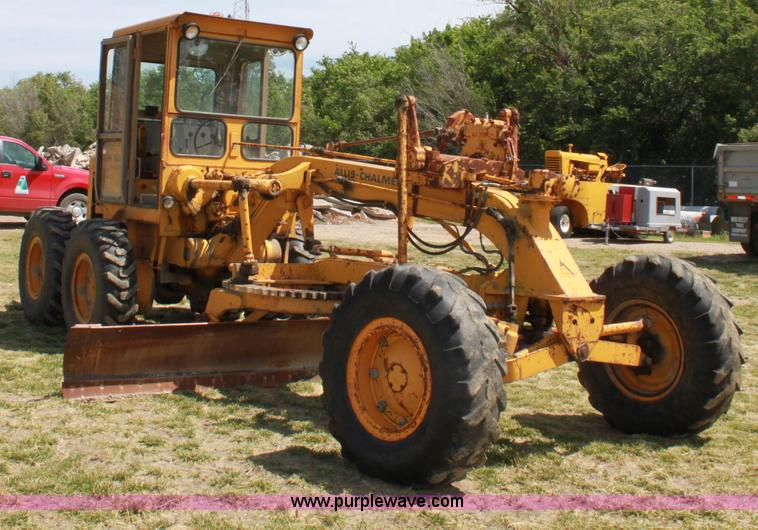 image for item D5030 Allis-Chalmers M100B motor grader