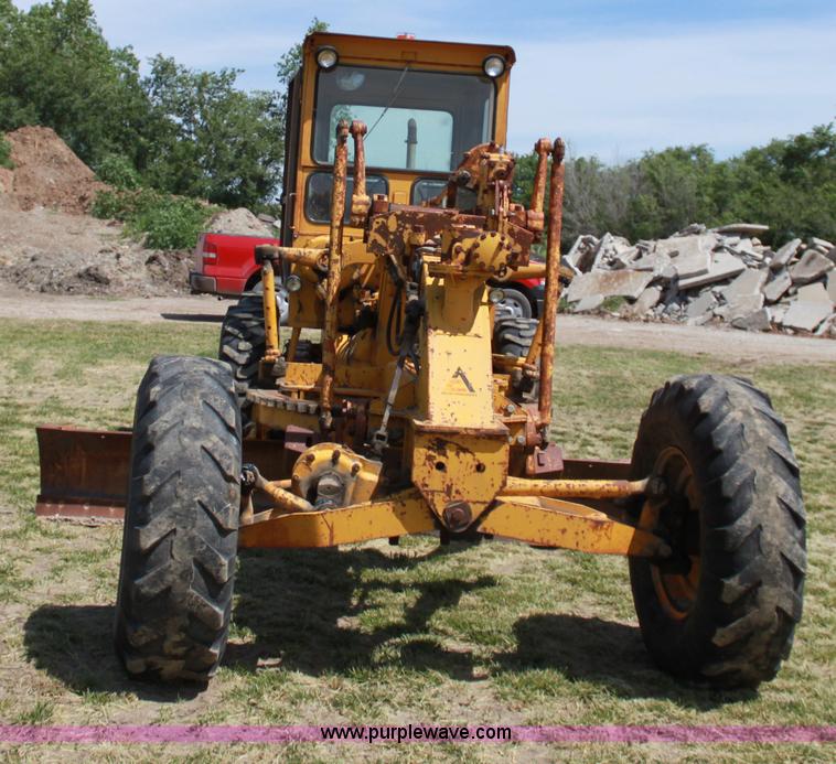 image for item D5030 Allis-Chalmers M100B motor grader