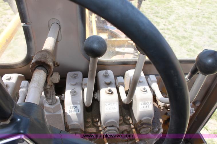 image for item D5030 Allis-Chalmers M100B motor grader