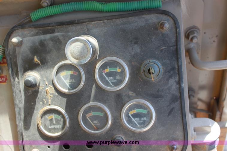 image for item D5030 Allis-Chalmers M100B motor grader