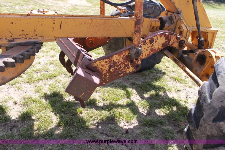 image for item D5030 Allis-Chalmers M100B motor grader