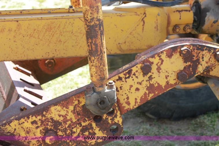 image for item D5030 Allis-Chalmers M100B motor grader