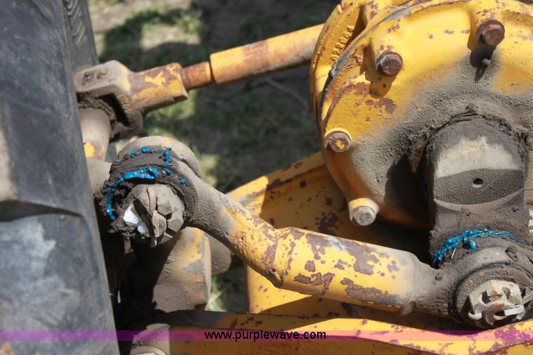 image for item D5030 Allis-Chalmers M100B motor grader