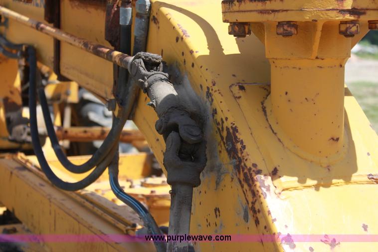 image for item D5030 Allis-Chalmers M100B motor grader