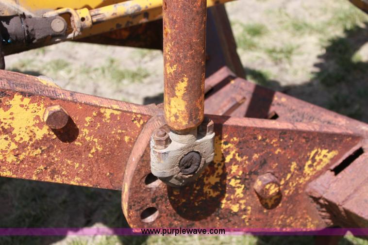 image for item D5030 Allis-Chalmers M100B motor grader