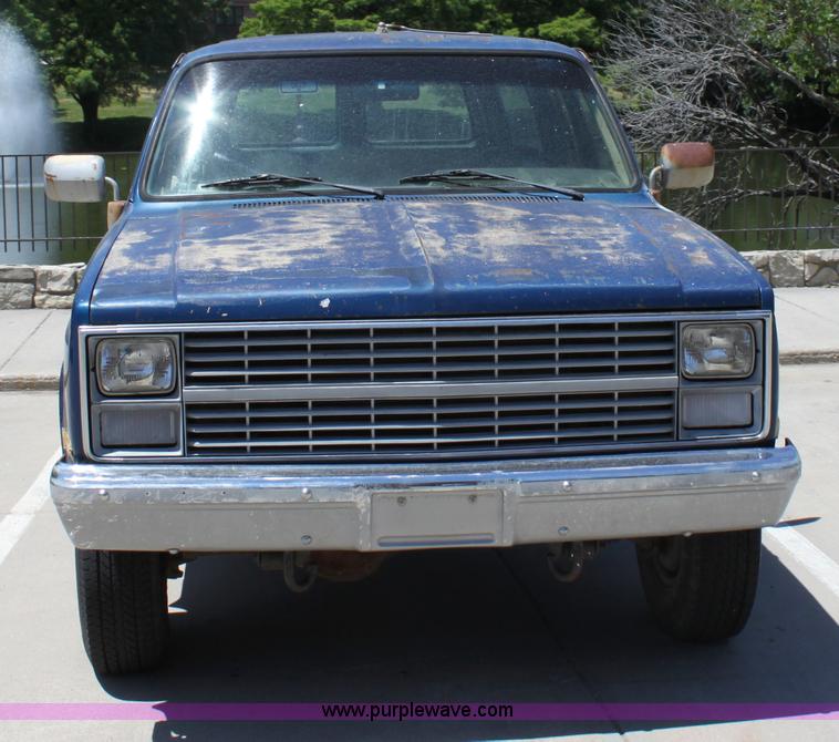 image for item D5036 1983 Chevrolet Suburban K20 Custom Deluxe SUV