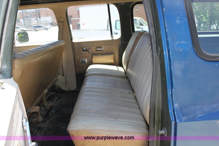 image for item D5036 1983 Chevrolet Suburban K20 Custom Deluxe SUV