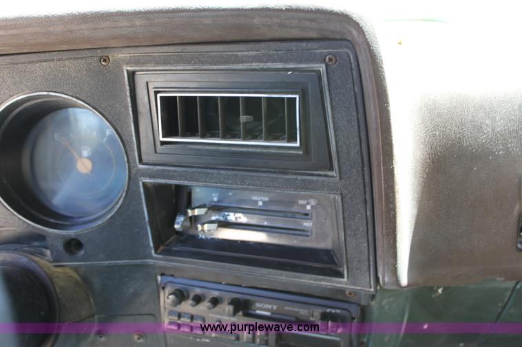 image for item D5036 1983 Chevrolet Suburban K20 Custom Deluxe SUV