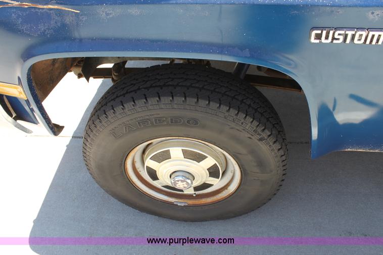 image for item D5036 1983 Chevrolet Suburban K20 Custom Deluxe SUV