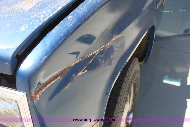 image for item D5036 1983 Chevrolet Suburban K20 Custom Deluxe SUV