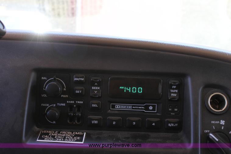 image for item D5037 2000 Dodge Ram 3500 van