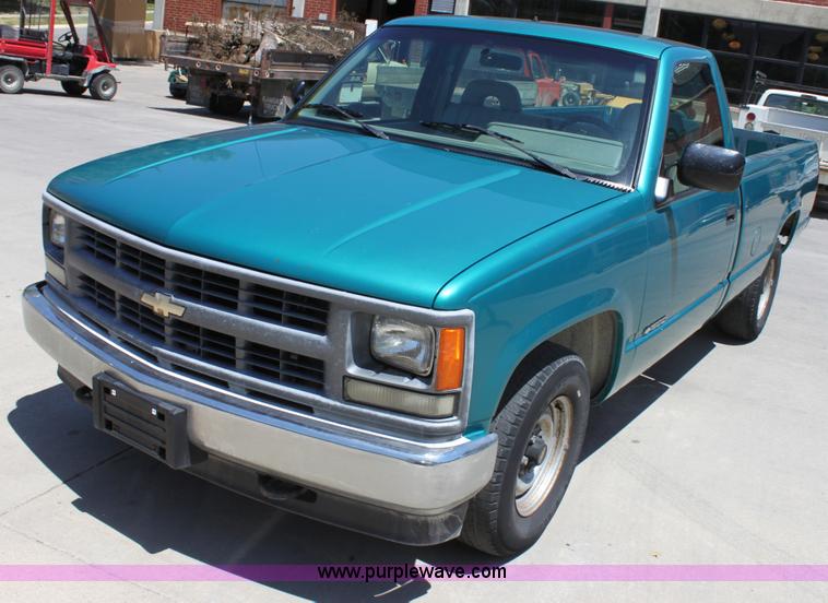 image for item D5046 1994 Chevrolet 1500 pickup truck