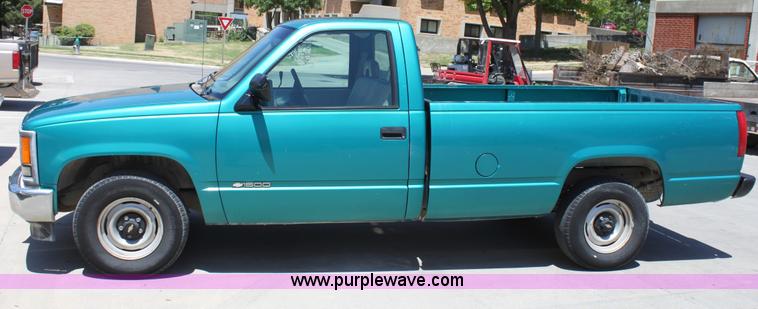 image for item D5046 1994 Chevrolet 1500 pickup truck