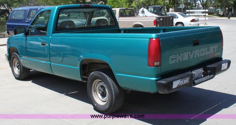 image for item D5046 1994 Chevrolet 1500 pickup truck