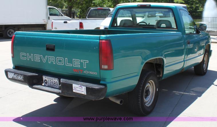 image for item D5046 1994 Chevrolet 1500 pickup truck