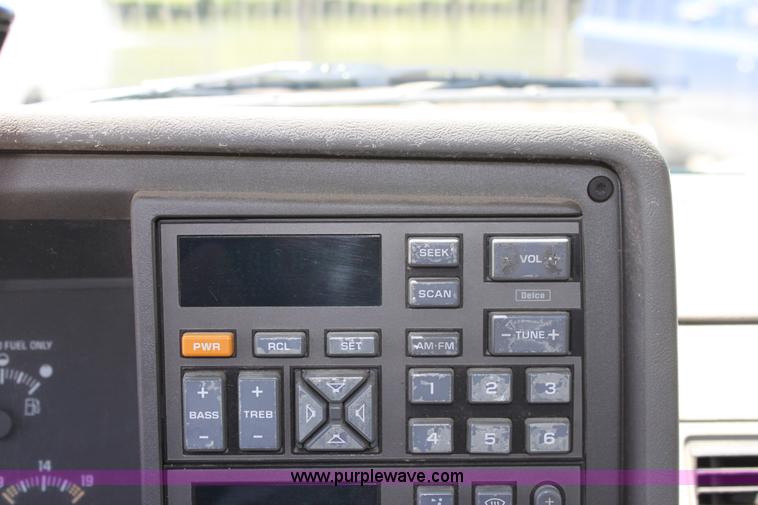 image for item D5046 1994 Chevrolet 1500 pickup truck