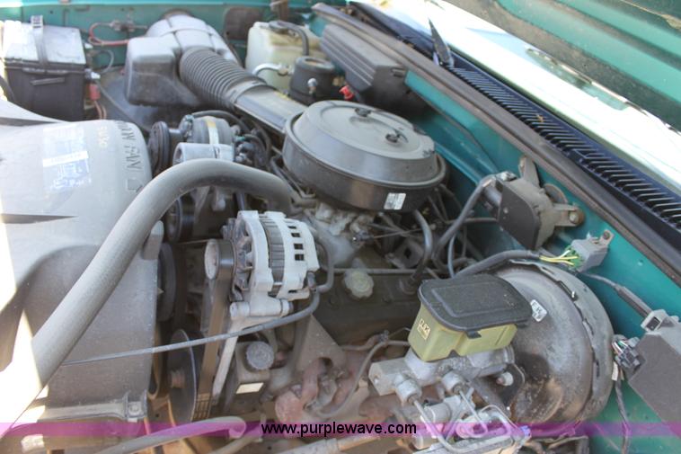 image for item D5046 1994 Chevrolet 1500 pickup truck