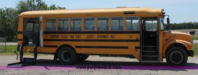 image for item D5048 1995 International 3800 Thomas Built school bus