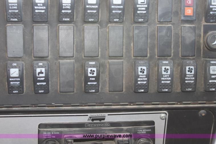 image for item D5048 1995 International 3800 Thomas Built school bus