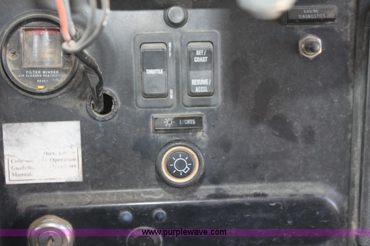 image for item D5048 1995 International 3800 Thomas Built school bus