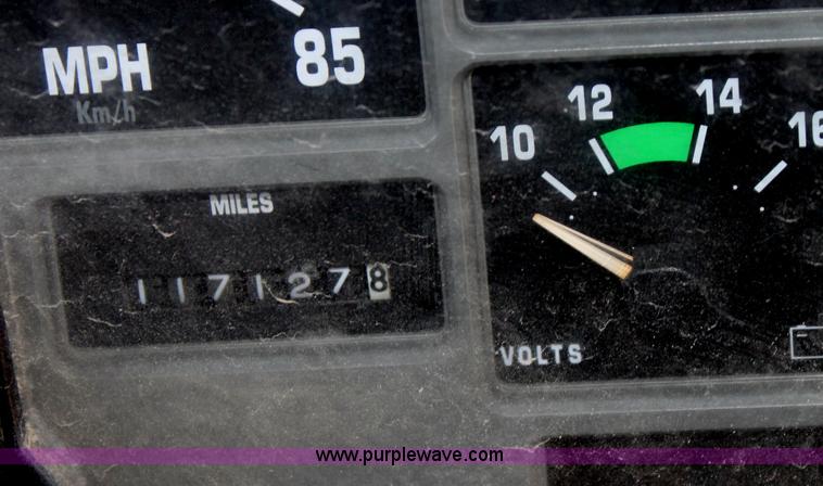 image for item D5048 1995 International 3800 Thomas Built school bus