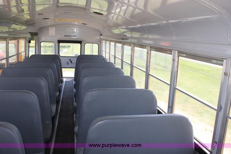 image for item D5048 1995 International 3800 Thomas Built school bus