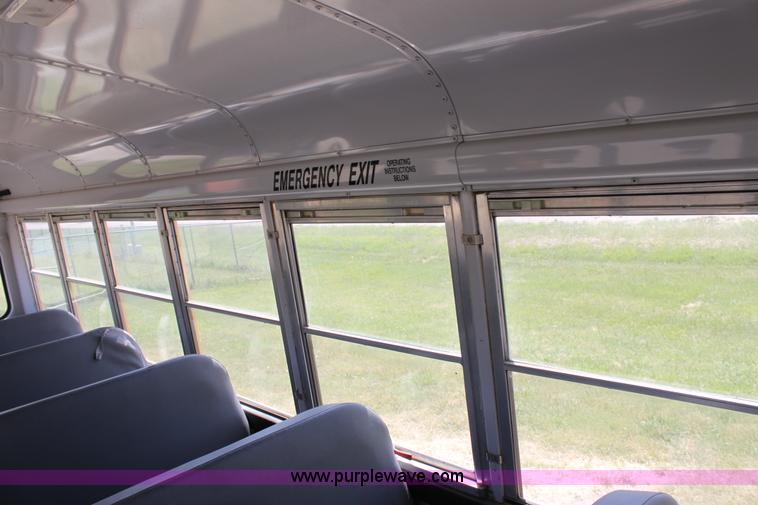 image for item D5048 1995 International 3800 Thomas Built school bus