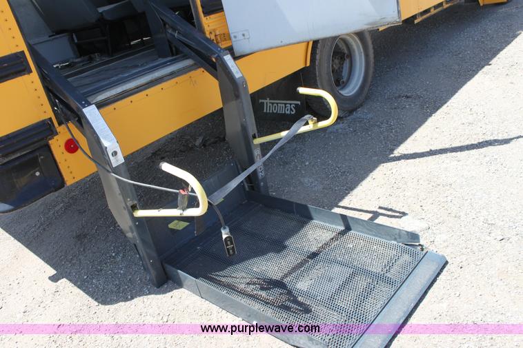 image for item D5048 1995 International 3800 Thomas Built school bus