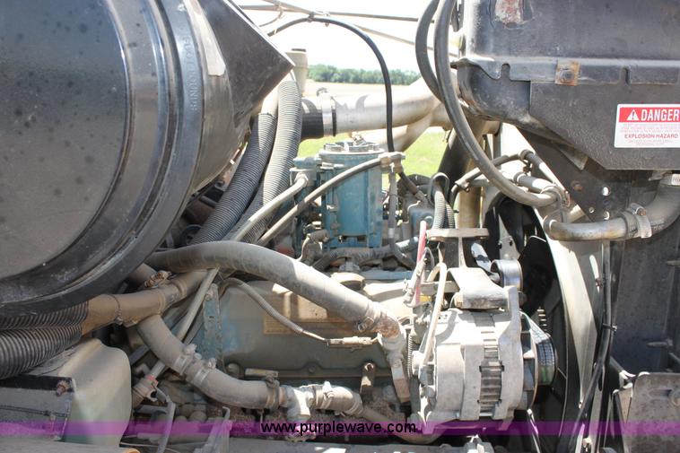 image for item D5048 1995 International 3800 Thomas Built school bus