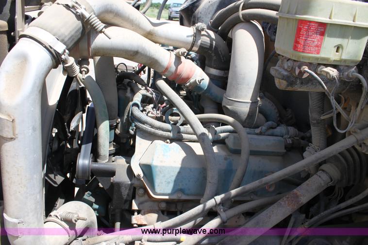 image for item D5048 1995 International 3800 Thomas Built school bus