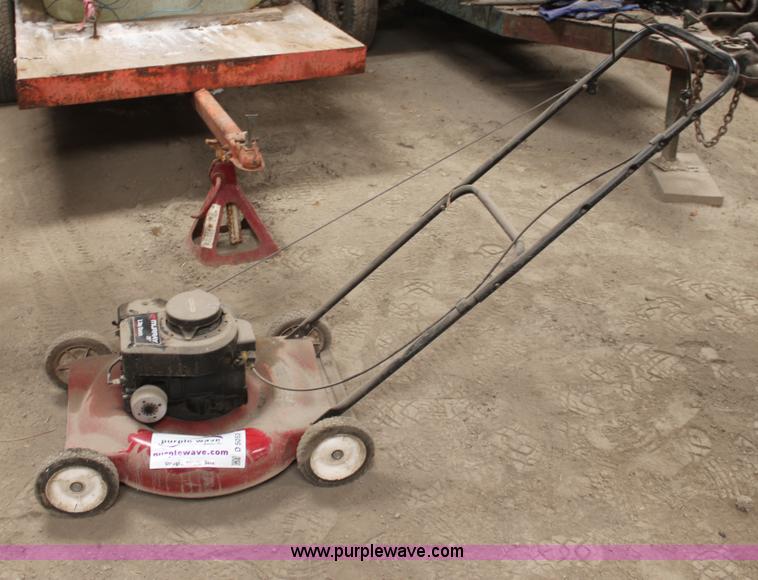 Murray 20" push mower in Lincolnville, KS Item D5053 sold Purple Wave