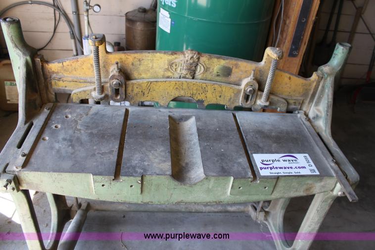 image for item D5059 Peck stove and Wilcox 18 gauge metal shear