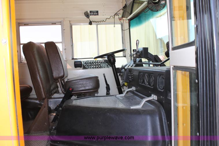 image for item D5063 1992 Blue Bird TC2000 school bus